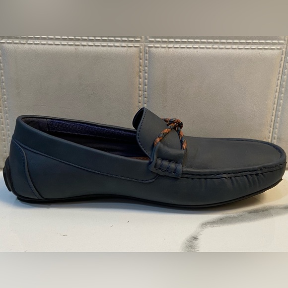 By TATA:WESTSIDE SOLEPLAY Navy blue formal shoes for men - Picture 3 of 6